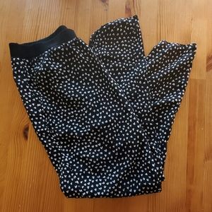 🔥2 for $20🔥H&M Black pants with tiny hearts